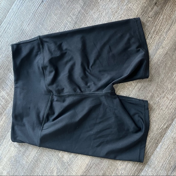 Black 6” biker short - Picture 5 of 6